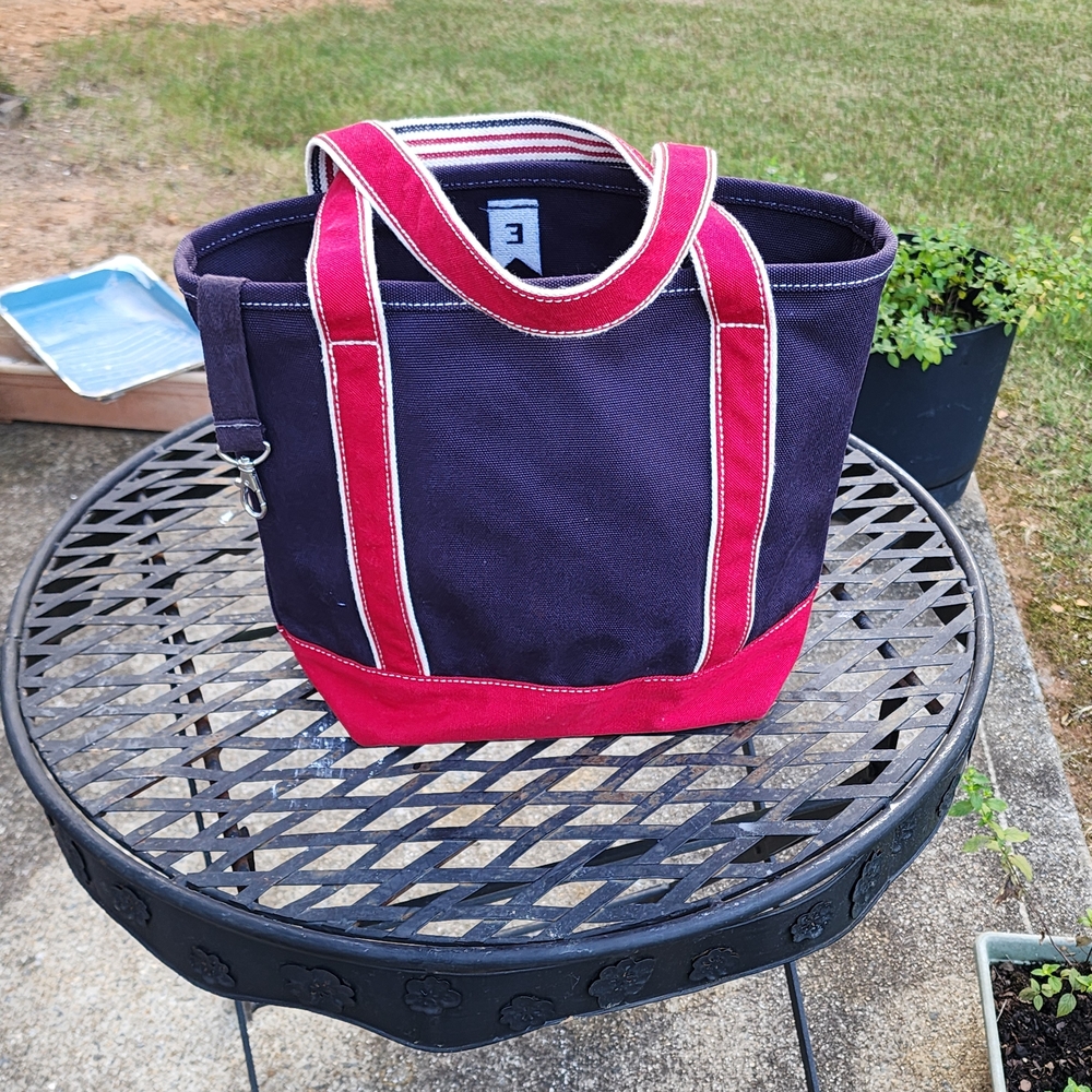 Lands' End Navy and Red Tote Bag - Picture 2 of 11